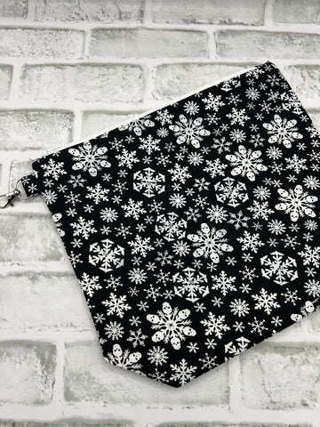 Snowflake skulls wedge bag